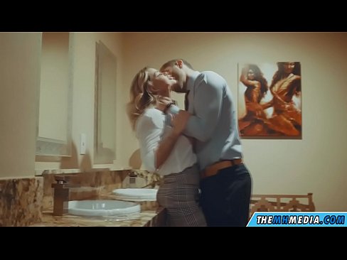 ❤️ Nuair a mheallann blonde busty tú i seomra scíthe poiblí Físeán fucking ag porn % ga.sex-porntube.ru% ☑